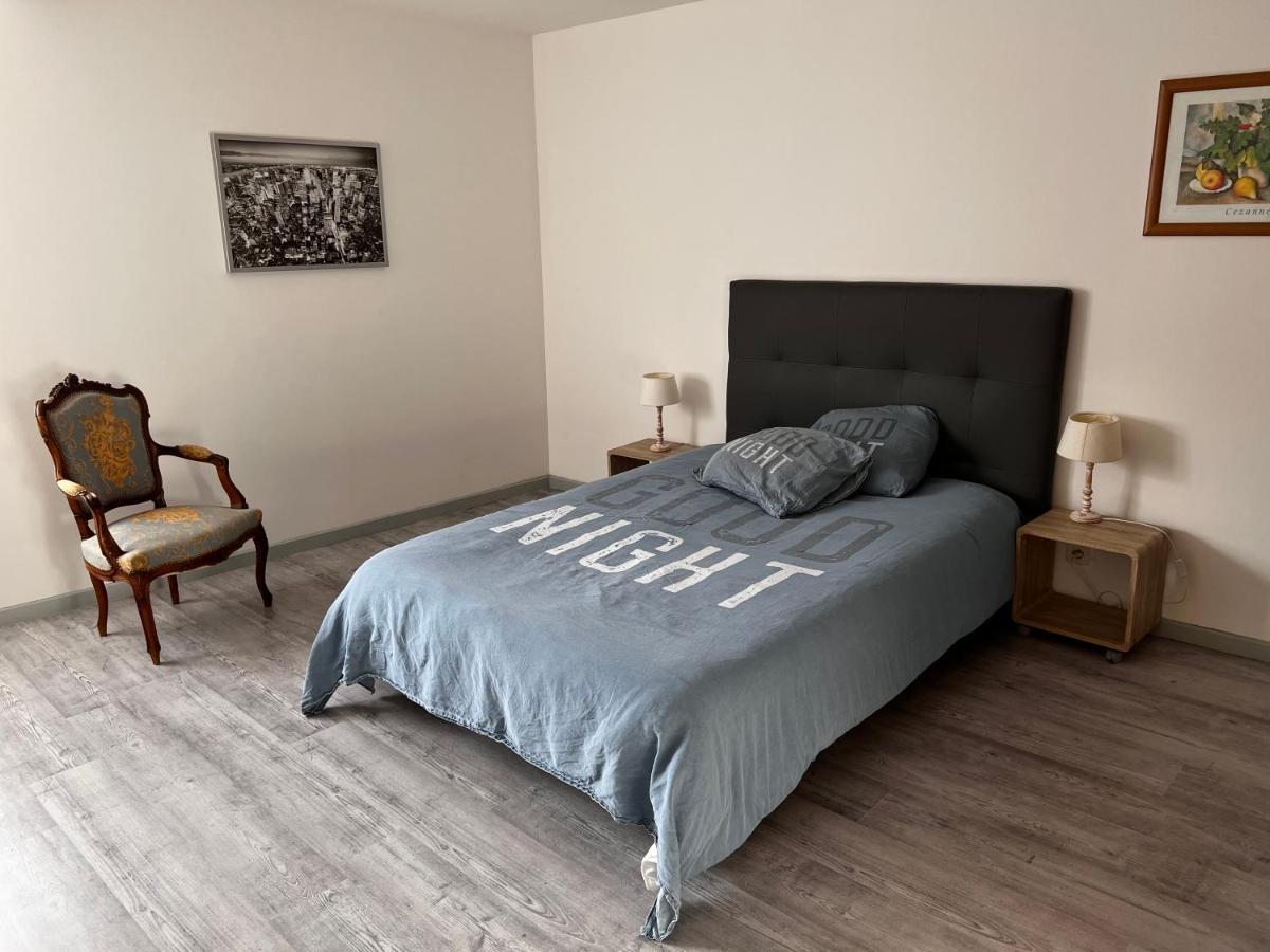 F2 Gatinais Apartment Pithiviers Bagian luar foto